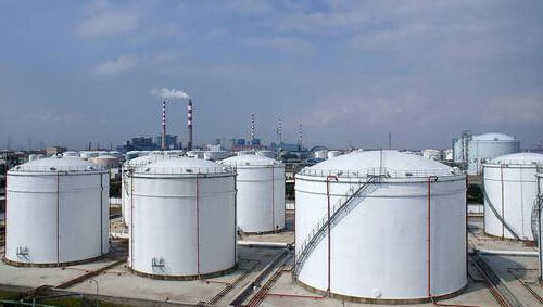 large-vertical-oil-storage-tank
